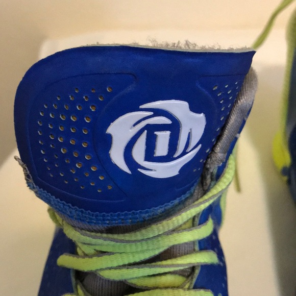 Derrick Rose size 6.5. - Picture 5 of 5